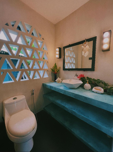 Bathroom 4, Tropical Jungle Villa 5 min walk to Cloud 9, General Luna