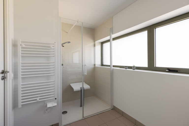 Bathroom 5, Montempô Appart'hôtel Bordeaux Lac, Gironde