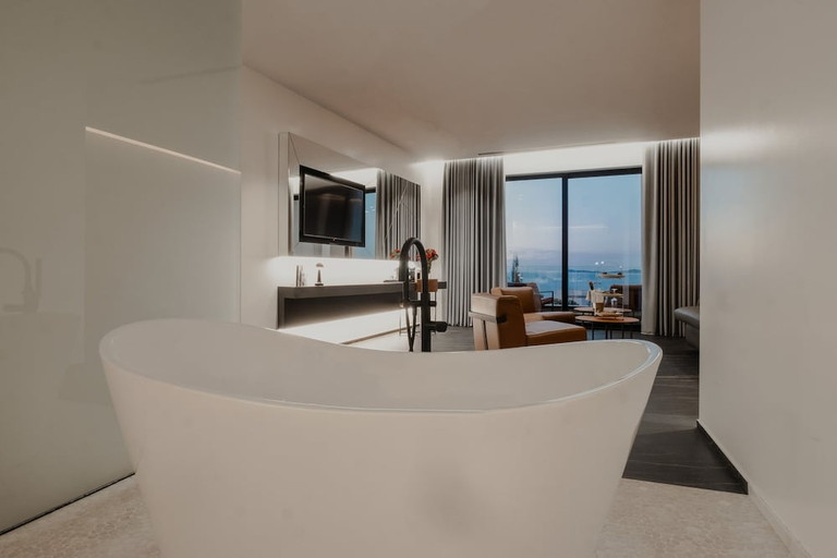Bathroom 4, Maritim Marina Bay Resort & Casino, Vlorës