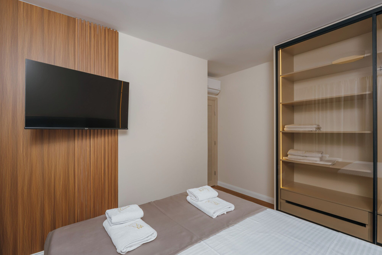 Room 2, Juzno More