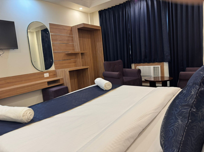 Bedroom 4, Hotel Dolphin katra, Reasi