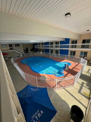Pool 3, Rockfalls Inn & Suite, Whiteside