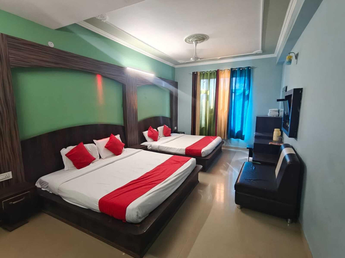 Bedroom 3, Hotel KS International (50 meters from Railway Station), Reasi