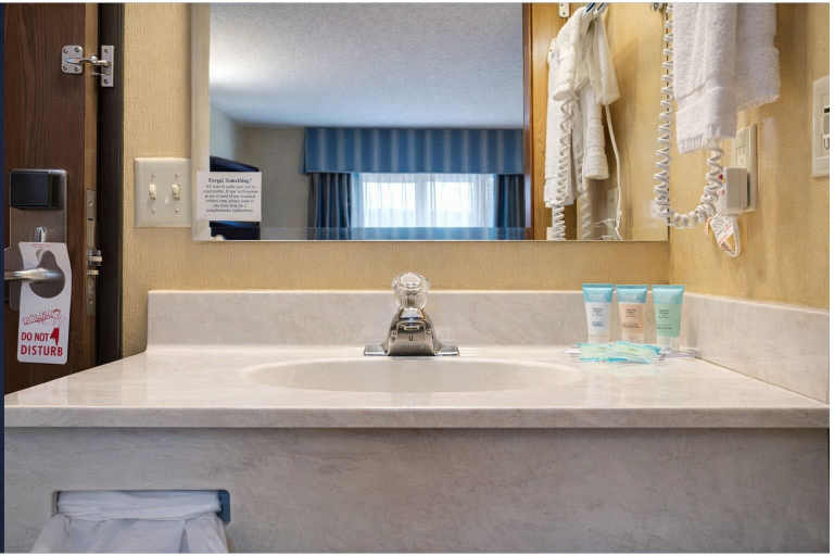 Bathroom 4, Fireside Inn and Suites, Ramsey