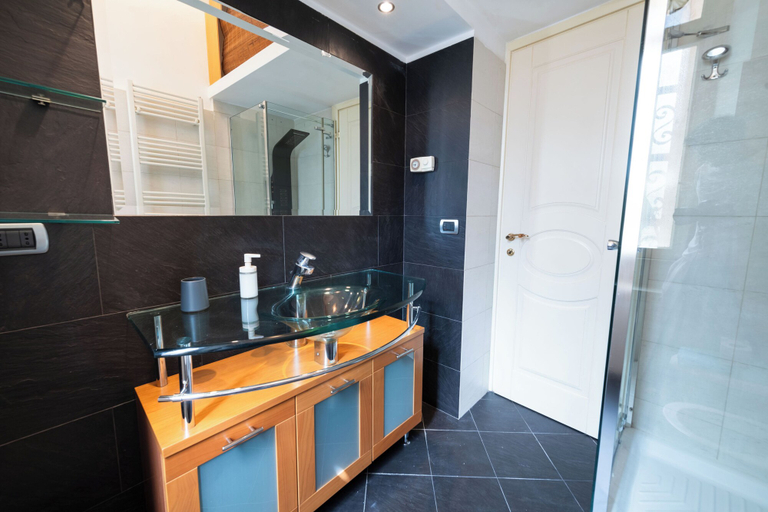 Bathroom 2, Casa Aosta, Rome