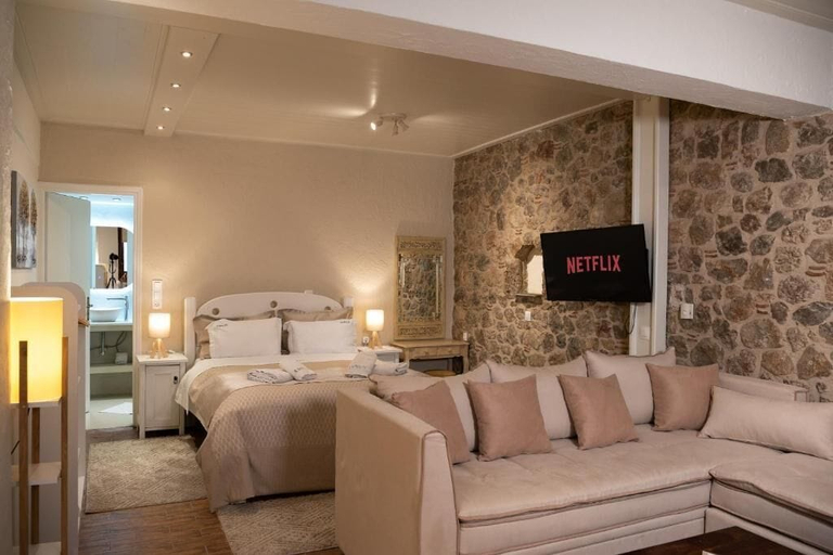 Bedroom 4, Ampolis, Central Greece