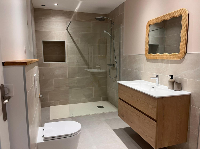 Bathroom 2, Abri du vent, chambres et appartements, Aude