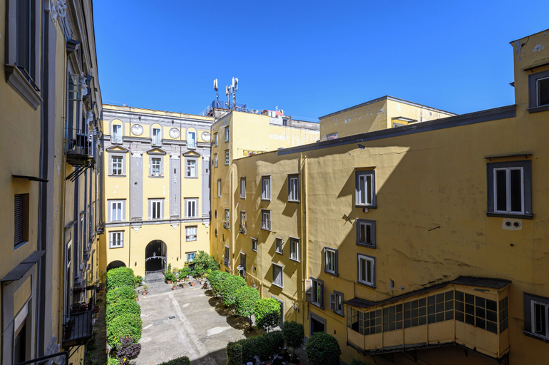 Interior 3, La Stanza del Principe, Napoli