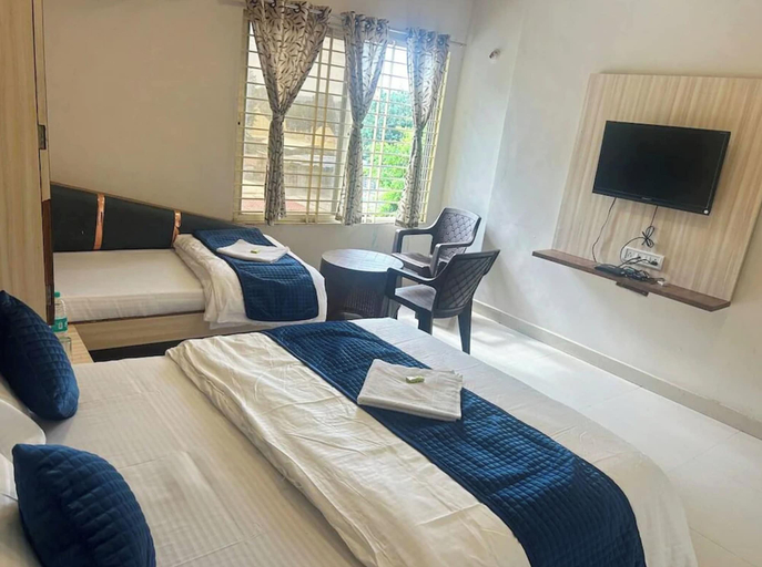Room 4, Hotel Mahakal Aashray Ujjain, Ujjain