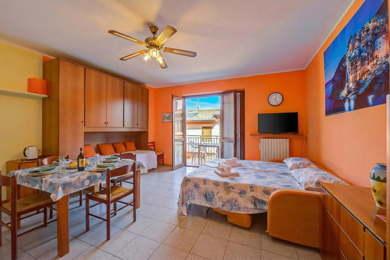 Dining 5, Peter's Cozy Studio-balcony+free Parking, Brescia