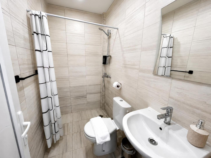 Bathroom 3, Paradise View Rooms, Byala