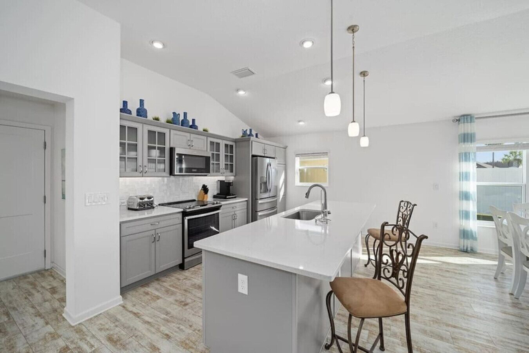 Interior 4, 561g Massive Newly Built 3 Bedroom!, Sumter