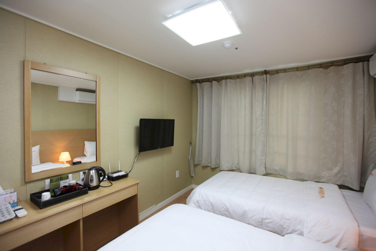 Bedroom 4, Suwon Easy Residence Hotel, Suwon
