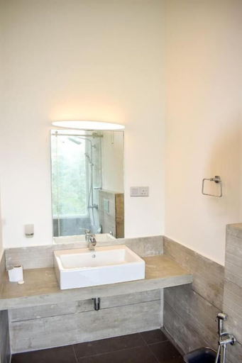 Bathroom 3, Flaming Tree Resorts, Ambagamuwa