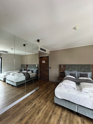 Bedroom 2, Intergroup Business & Design Hotel Ingolstadt, Eichstätt