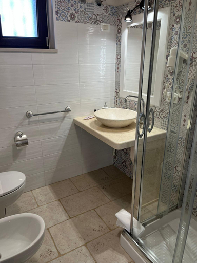 Bathroom, Masseria Tolla, Brindisi