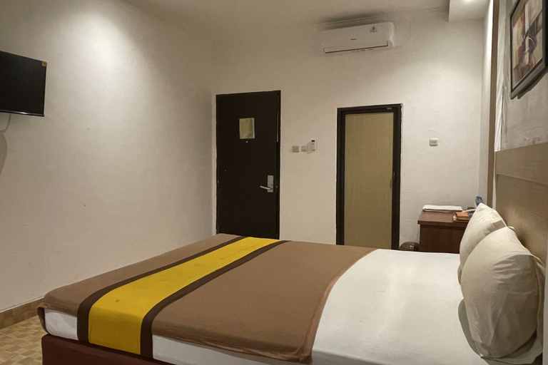 Room 3, Hotel O near Mall Panakukkang formerly, Makassar