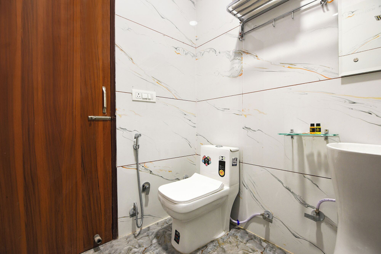 Bathroom 5, Fabhotel Ab Residency, Ludhiana