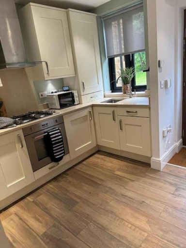 Private kitchen 3, Earls Barton House Sleeps 4 With Patio and Garden, Northamptonshire