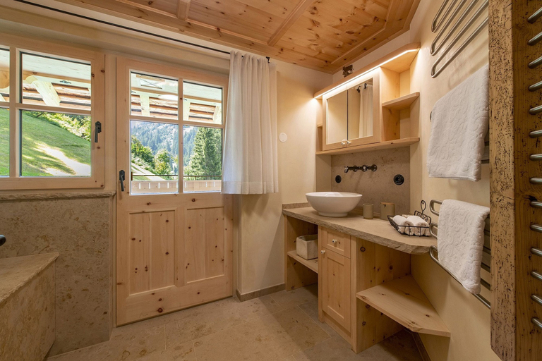Room 4, Luxury Detached Panoramic Mountain Home, Bludenz