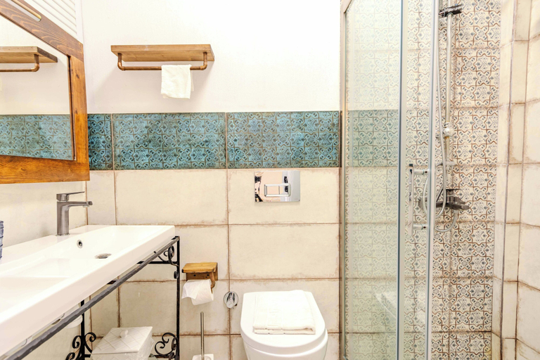 Bathroom 5, Arden's House, Bodrum