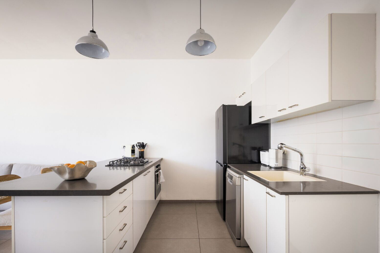 Private kitchen 2, City Rail Pulse Modern Design w Balcony
