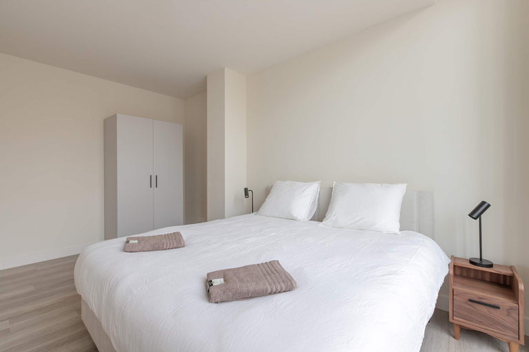 Room 3, Modern 2BR Apartment in Rotterdam Centre, Rotterdam