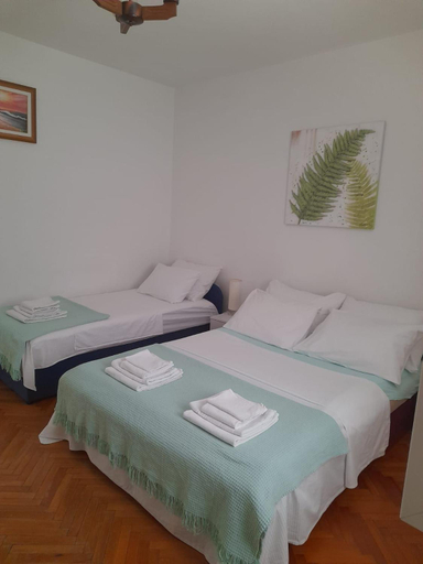 Bedroom, Sweet green apartment with garden, Split