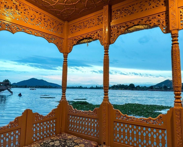 Others 5, The Martin's Houseboat, Srinagar