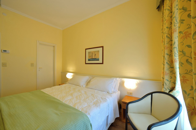 Bedroom 2, Hotel Europa e Concordia, Savona