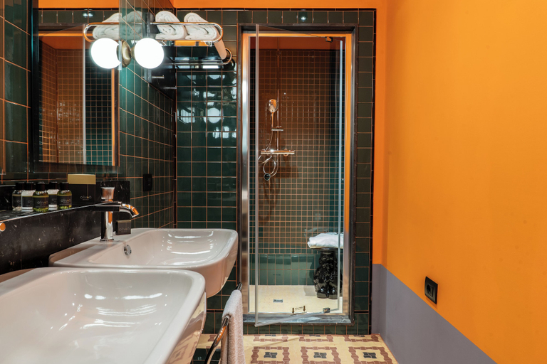 Bathroom 4, Hotel Villa Campomaggio, Siena