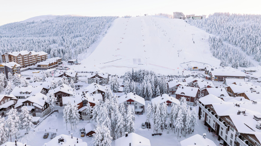 Snow and ski sports, Modern 3BR Apt Next to Ski Slopes, Lapland