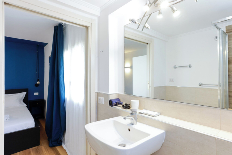 Interior 5, Via Galiani 20, Napoli