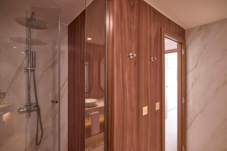 Bathroom 5, Zafiro Can Picafort, Baleares