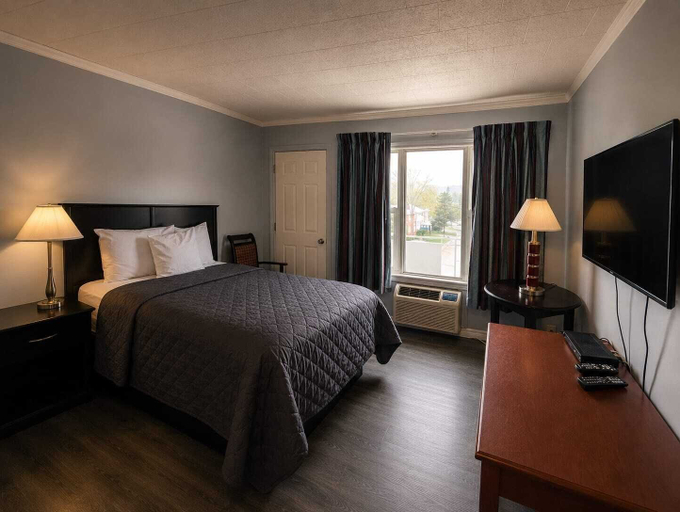 Bedroom 3, Belmont inn, Greater Sudbury