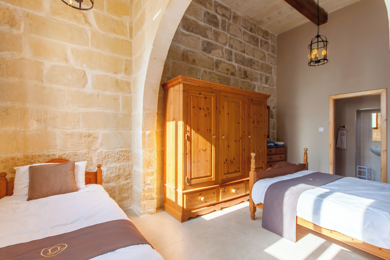 Room 5, Naduri, Beautiful Gozitan Villa + Pool