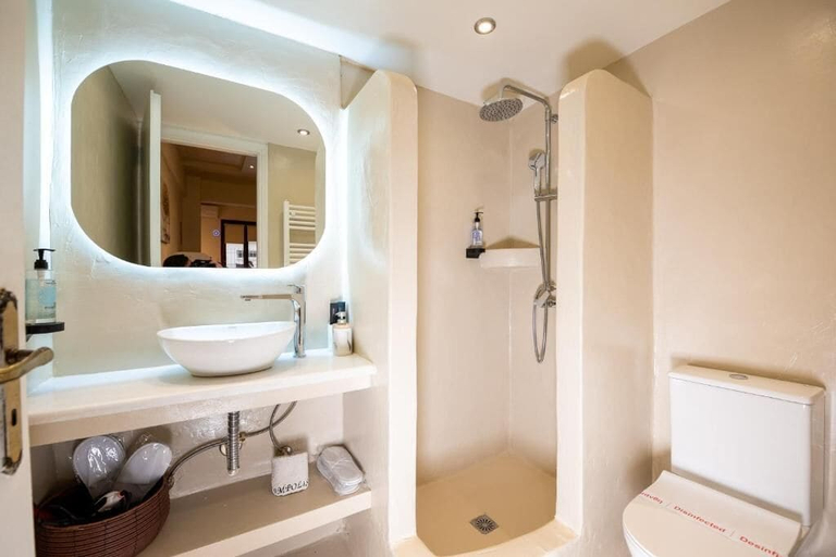 Bathroom 5, Ampolis, Central Greece