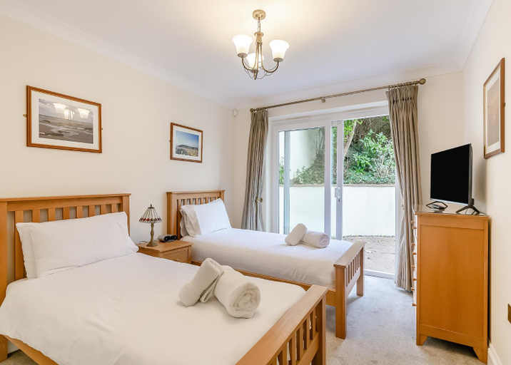 Bedroom 2, Porth Veor, Cornwall