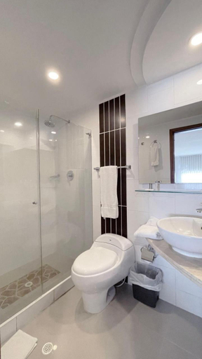 Bathroom 3, Hotel MS Chipichape, Yumbo