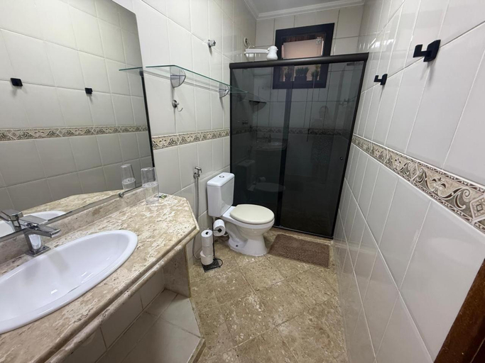 Bathroom 2, Hospedagem Caminho das Praias, Niterói