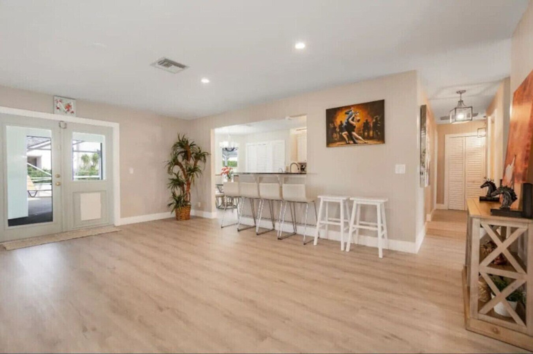 Interior 5, 240 Equestrian 8 Beds Private Pool, Palm Beach