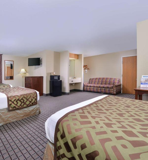 Bedroom 4, Regency Inn Geneseo, Henry