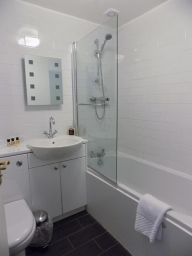 Bathroom, The Cottage Inn, Northumberland