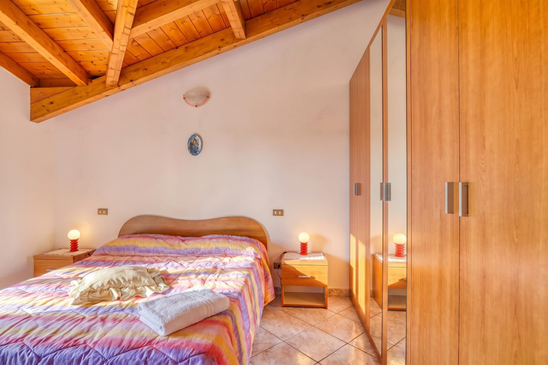 Bedroom 4, Casa Maddalena Private Beach, 2BR Sleeps 4, Varese