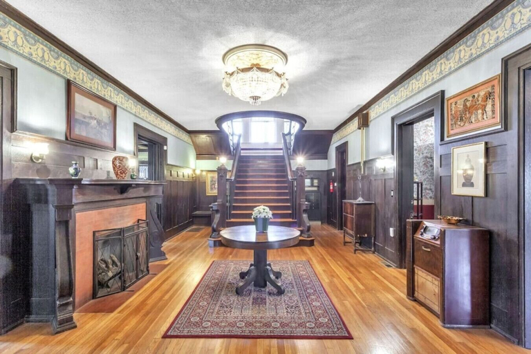 Interior 3, 449) Massive 5 Bedroom Downtown!, Kansas City
