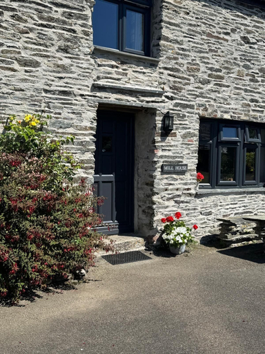 Room 5, Courtyard Farm Cottages, Cornwall