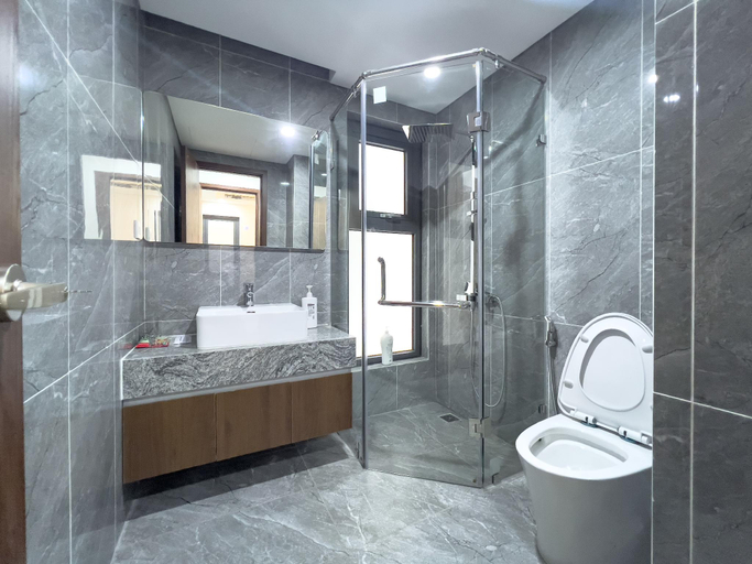 Bathroom 2, Capital Elite Serviced Apartments, Từ Liêm