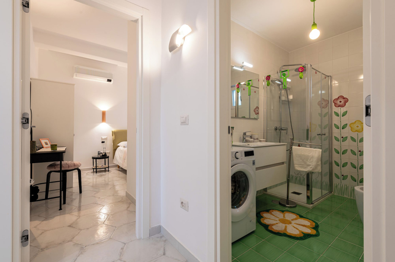 Bathroom 4, La Favola di San Martino, Napoli