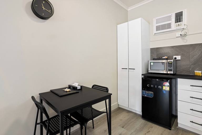 Others 4, Carrum Downs Motel, Frankston - East
