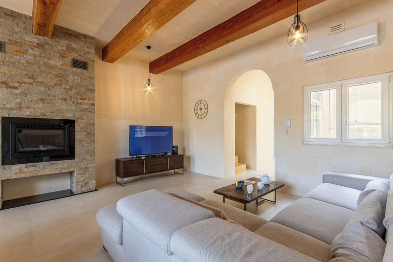 Living area 4, Solaris Gozitan Villa with Pool